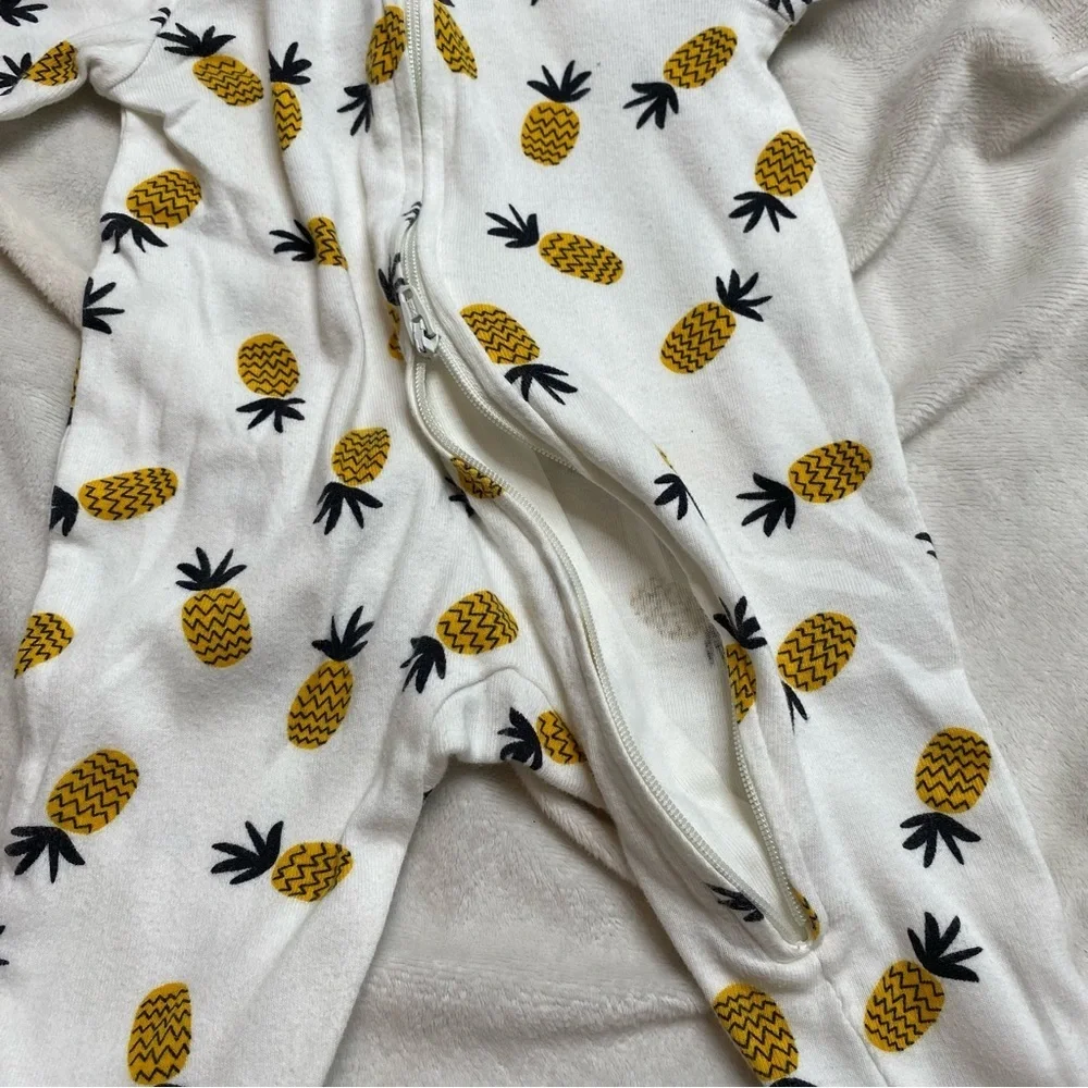 Old Navy Pineapple Print Baby Set